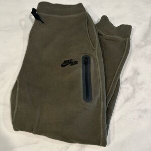 Nike Tech Fleece Pants